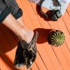 Babouches " Python " unisexes en Cuir gris foncé , balgha upcyclé